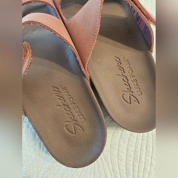 NIB Skechers Ladies Suede Adjustable Double-Strap Sandals In Coral - Picture 4 of 7